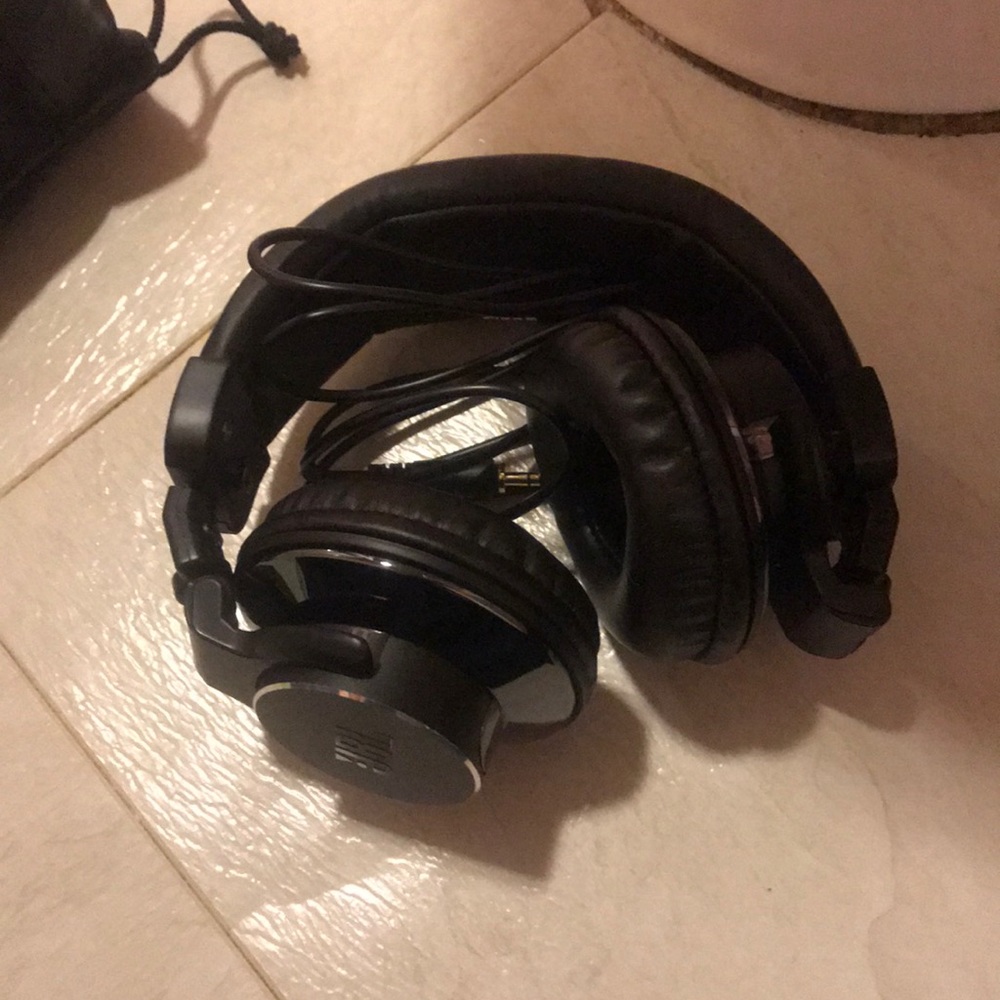 Jbl headphones